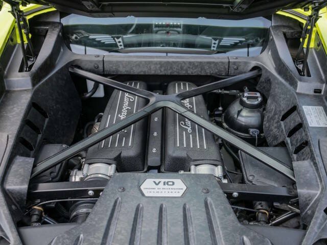 Used 2016 Lamborghini Huracan LP 610-4 Avio AWD/4WD image 10