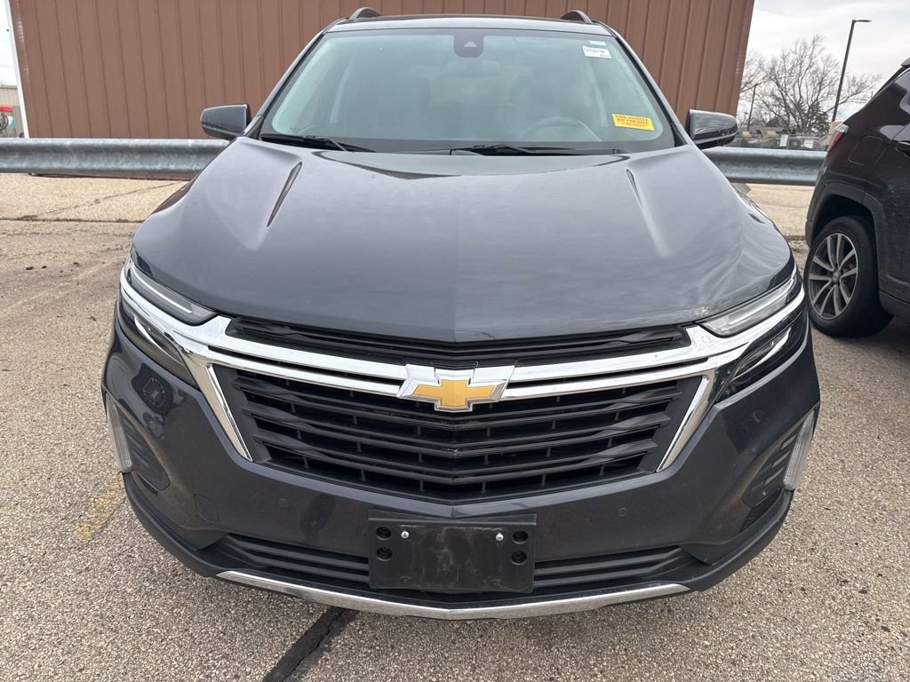 Used 2023 Chevrolet Equinox LT image 2