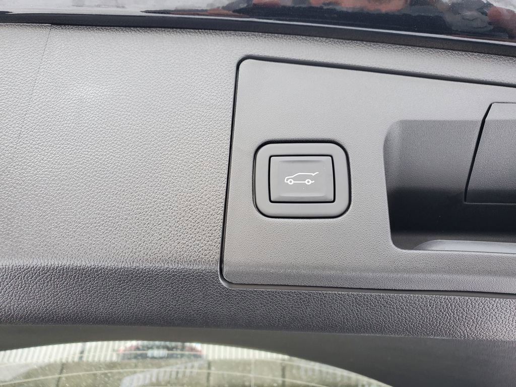 Certified 2023 Cadillac XT4 Premium Luxury w/ Cold Weather Package image 44