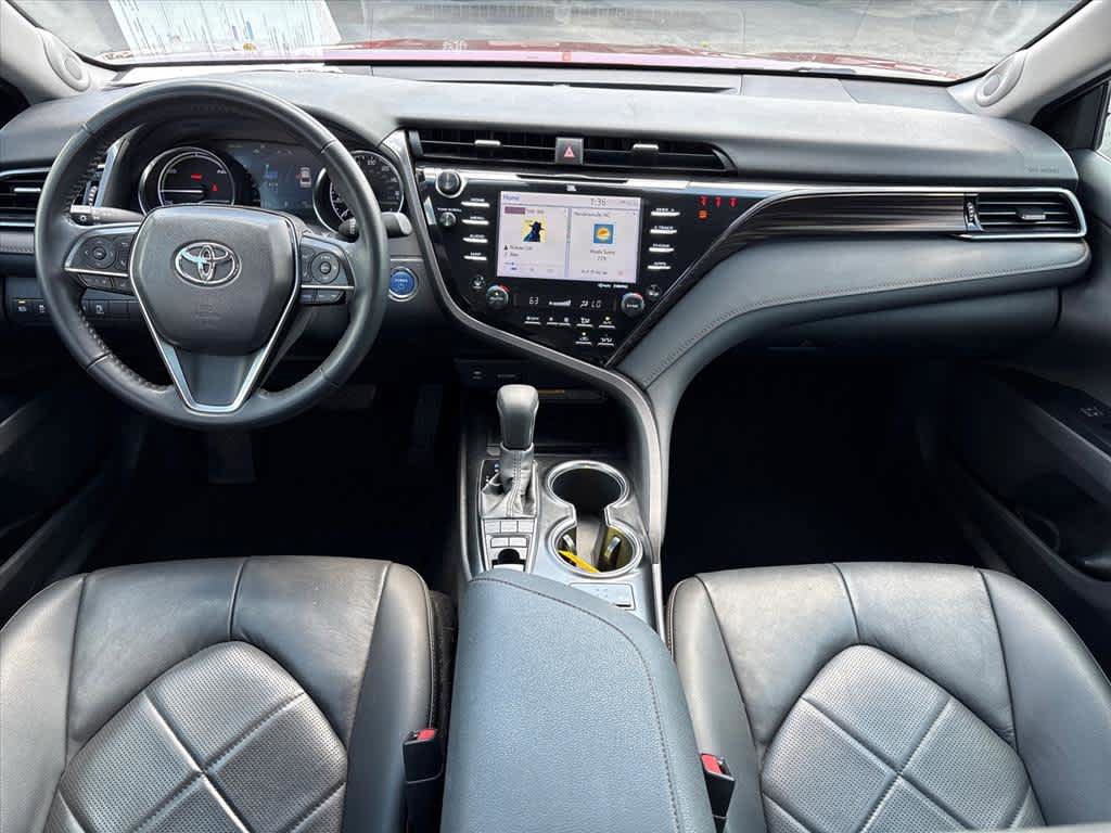 Used 2019 Toyota Camry XLE w/ Sunroof Package FWD image 11