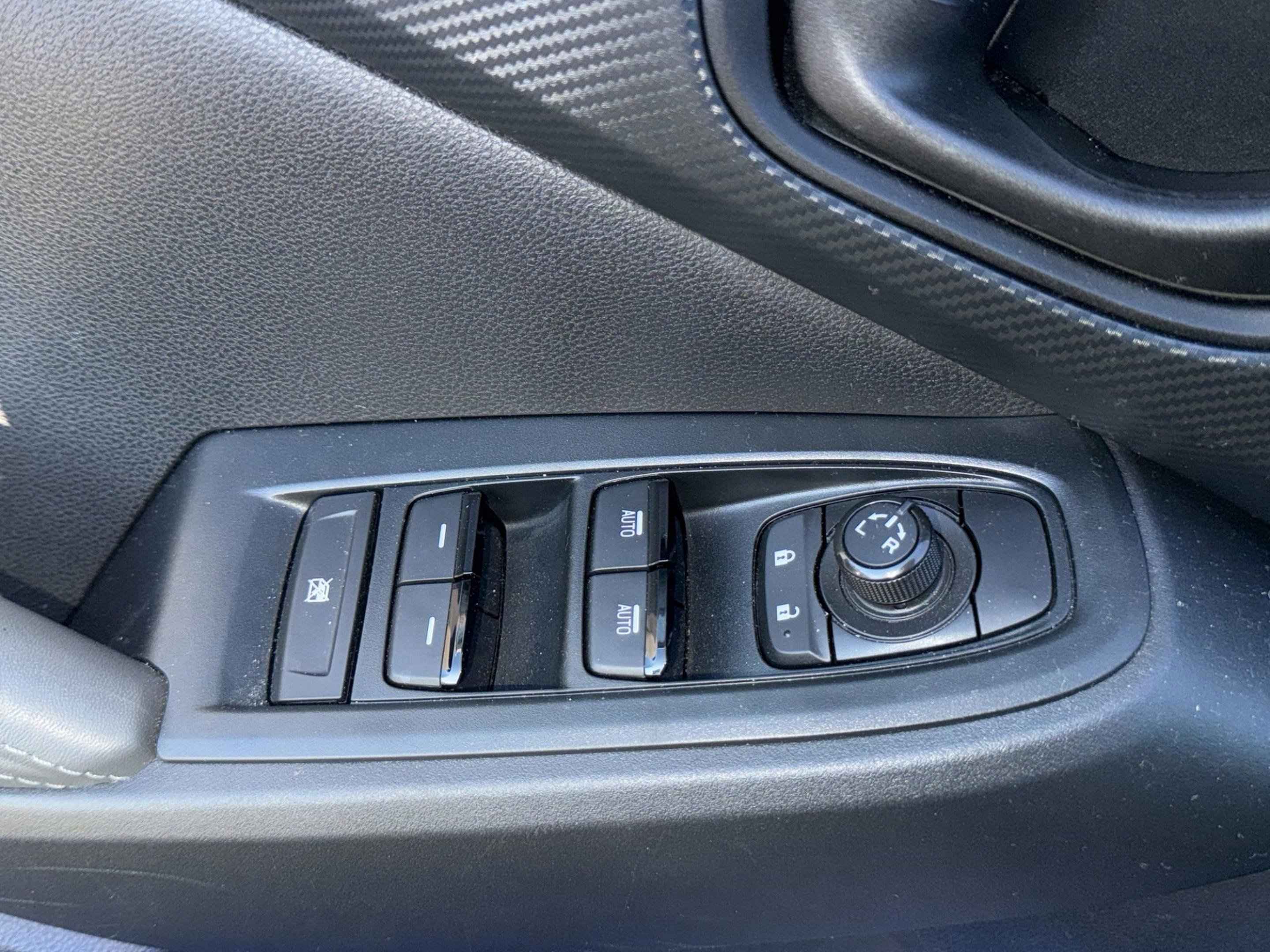 Used 2024 Subaru Crosstrek 2.0i Premium image 17