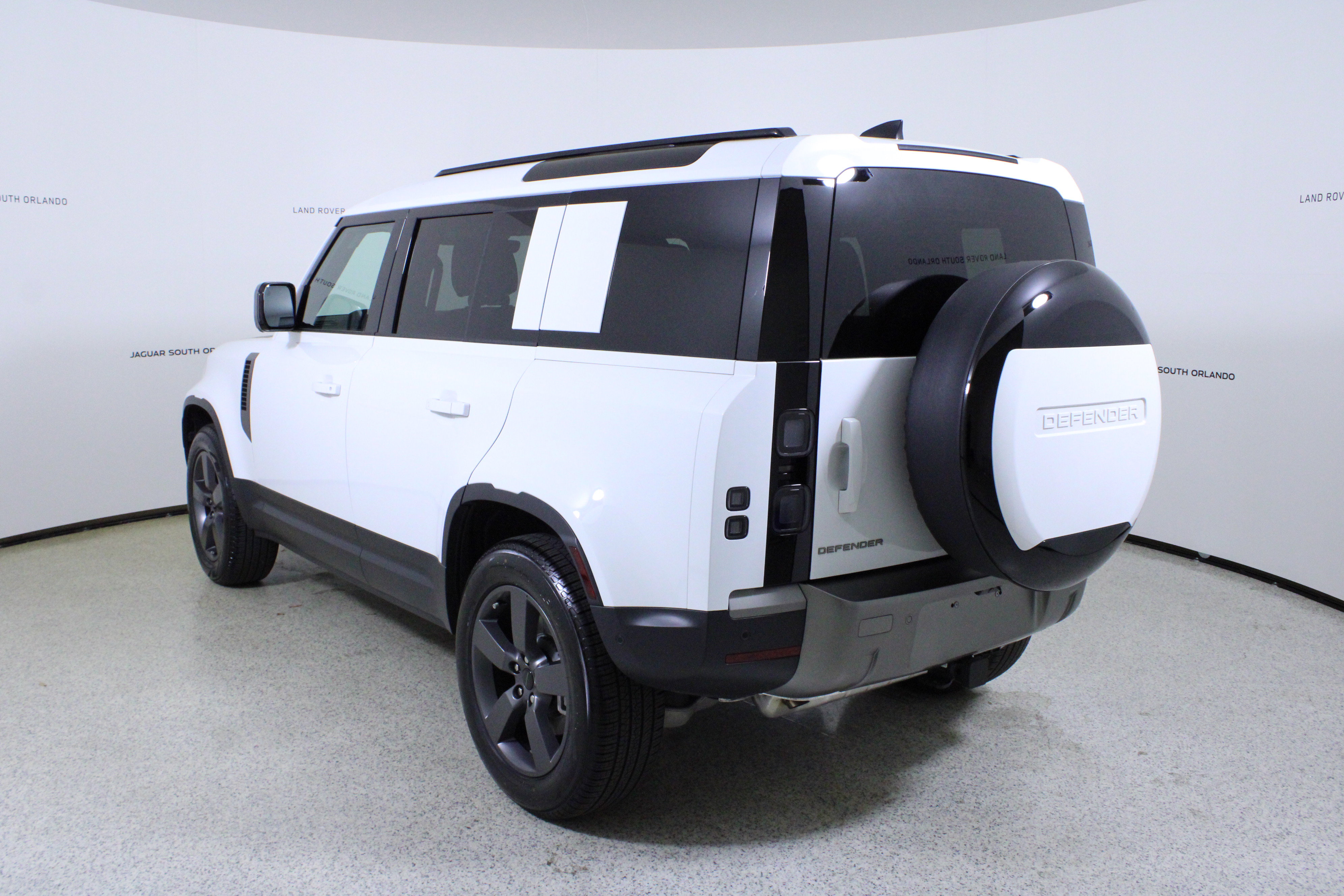 Used 2026 Land Rover Defender 110 S AWD/4WD image 5