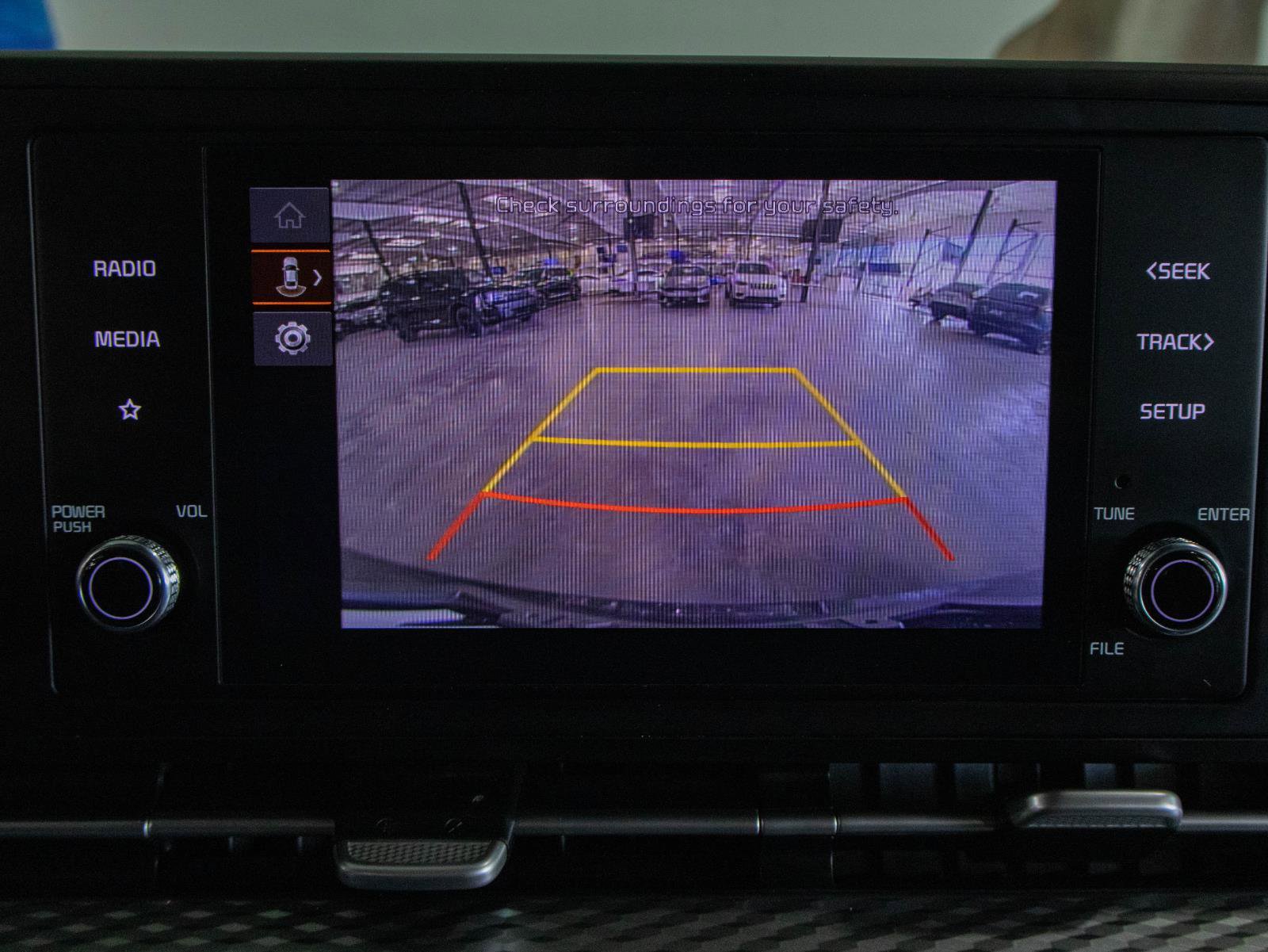 Used 2024 Kia Carnival LX image 6