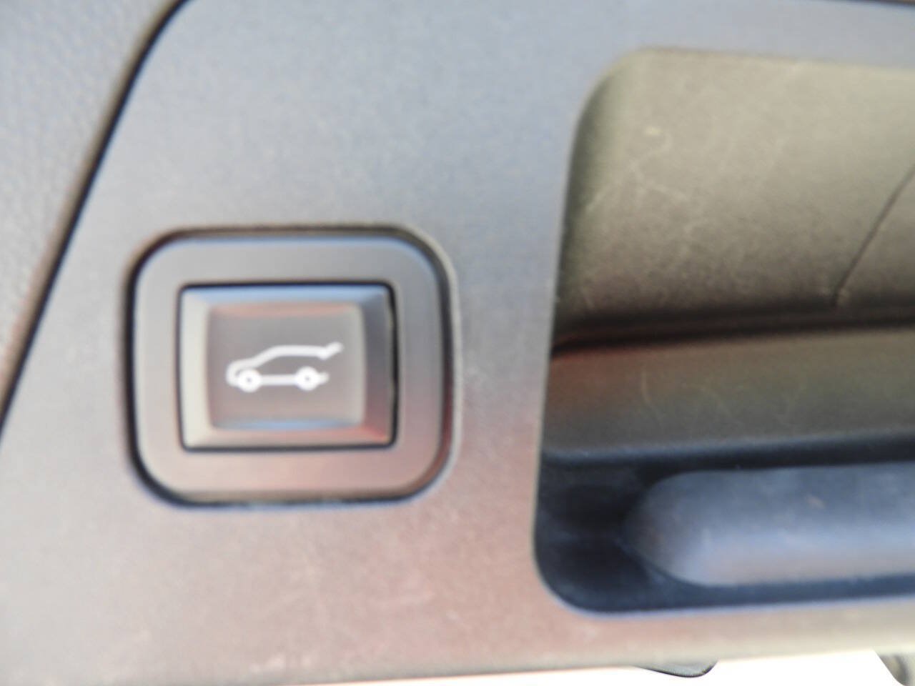 Used 2019 Buick Envision Essence AWD/4WD image 32