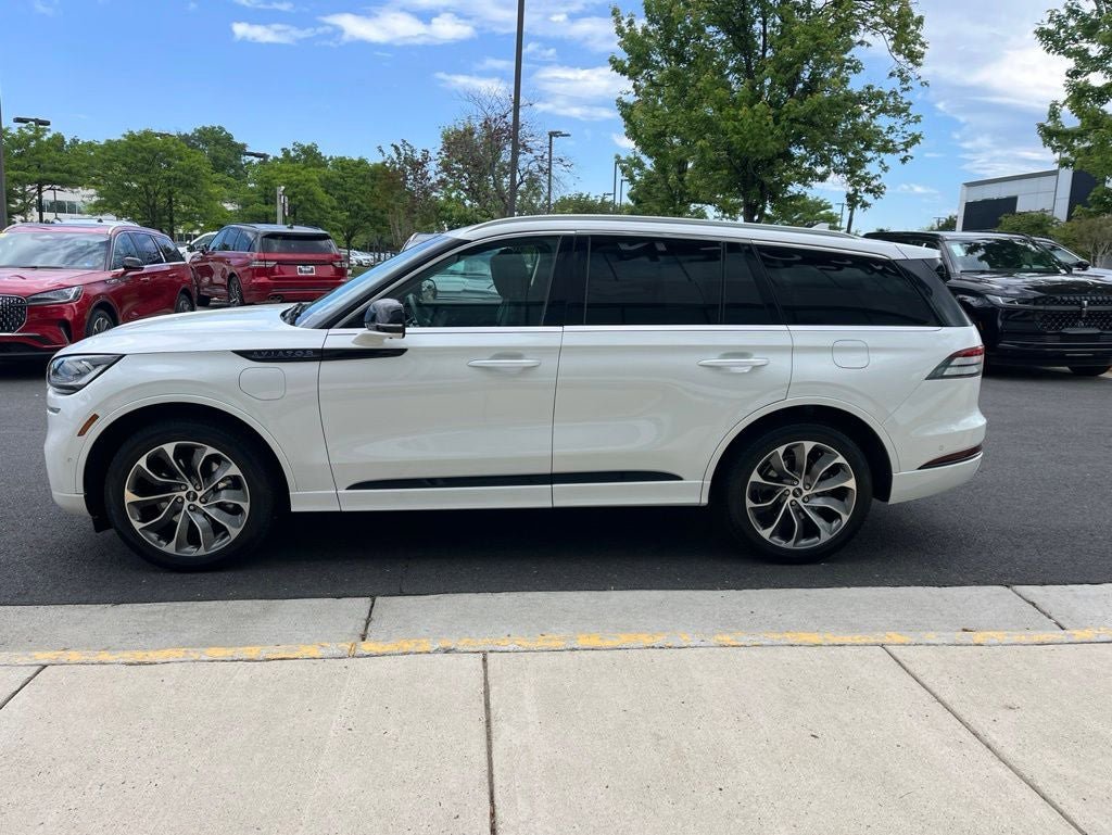 Used 2023 Lincoln Aviator Grand Touring w/ Equipment Group 301A AWD/4WD image 6