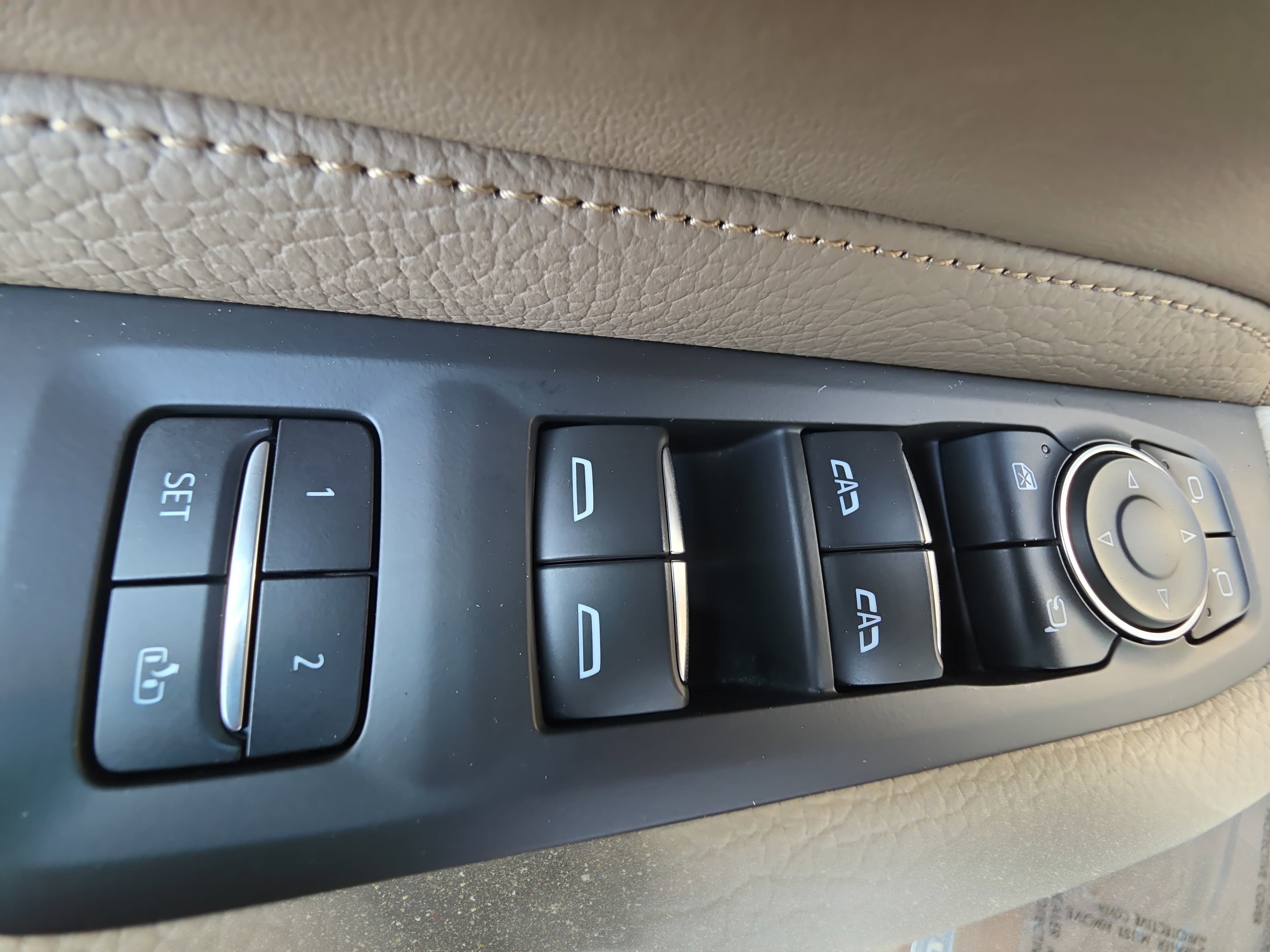 Used 2021 GMC Yukon Denali w/ Denali Premium Package AWD/4WD image 30