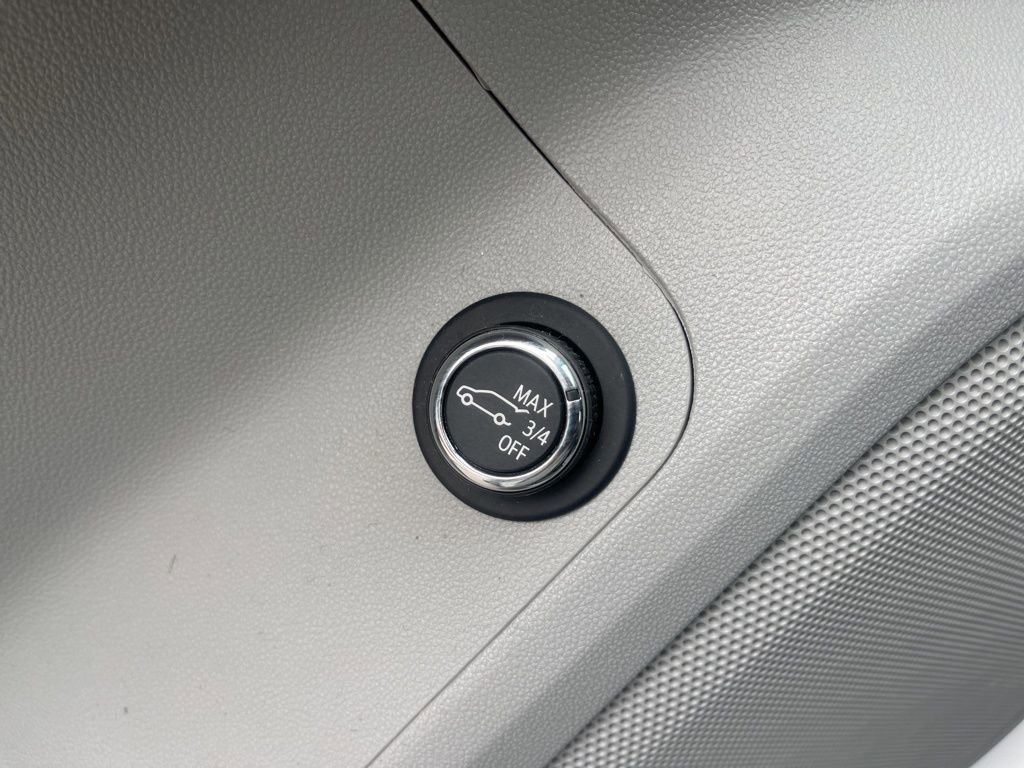 Certified 2023 GMC Acadia SLE w/ Driver Convenience Package image 38