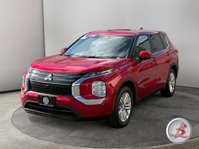 Used 2022 Mitsubishi Outlander ES AWD/4WD image 3