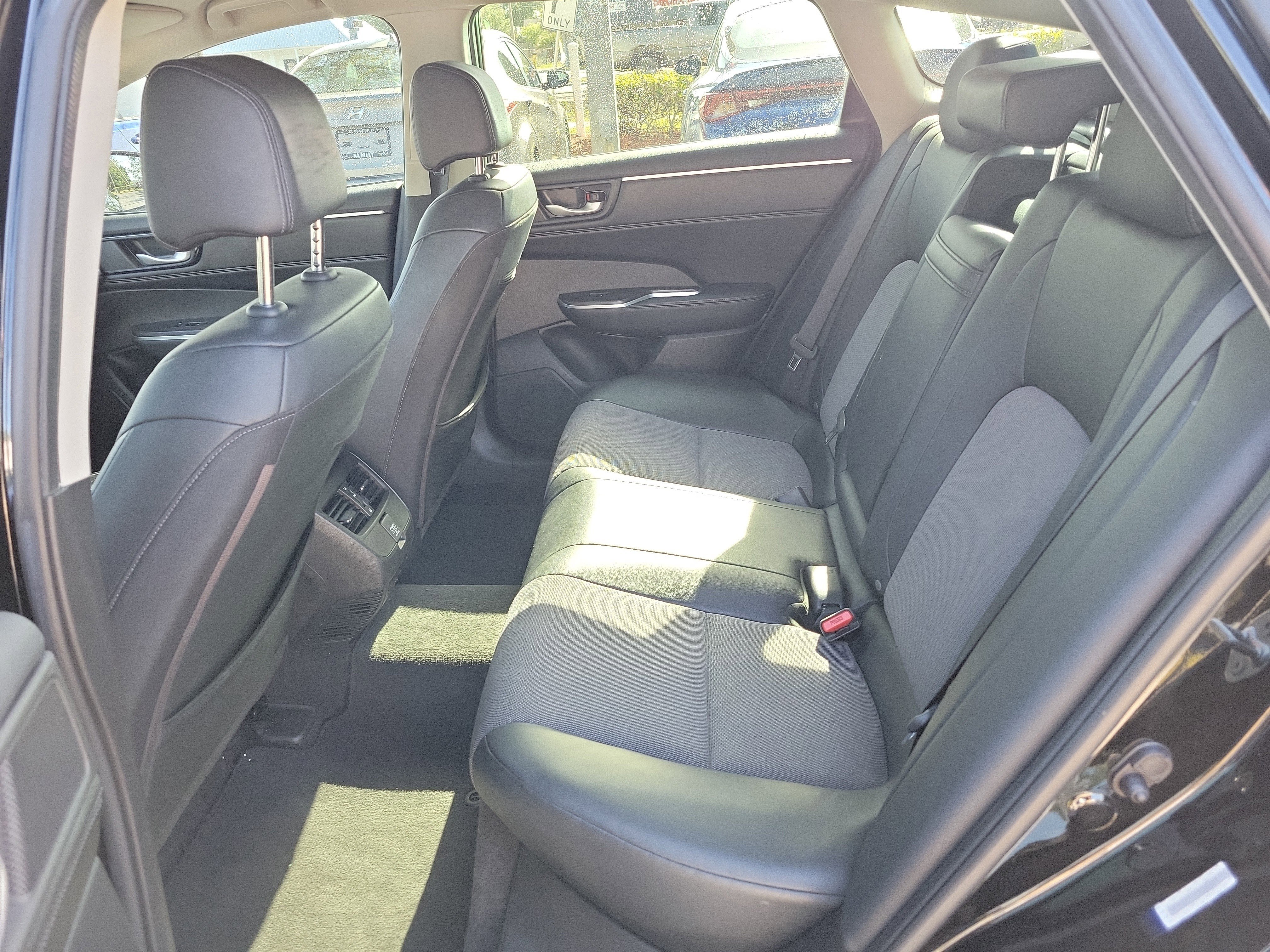 Used 2018 Honda Clarity Plug-In Hybrid image 14