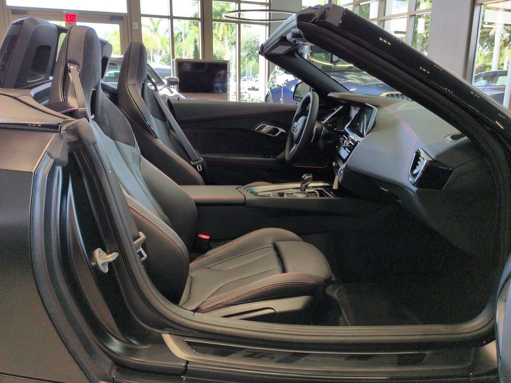 New 2026 BMW Z4 M40i RWD image 13