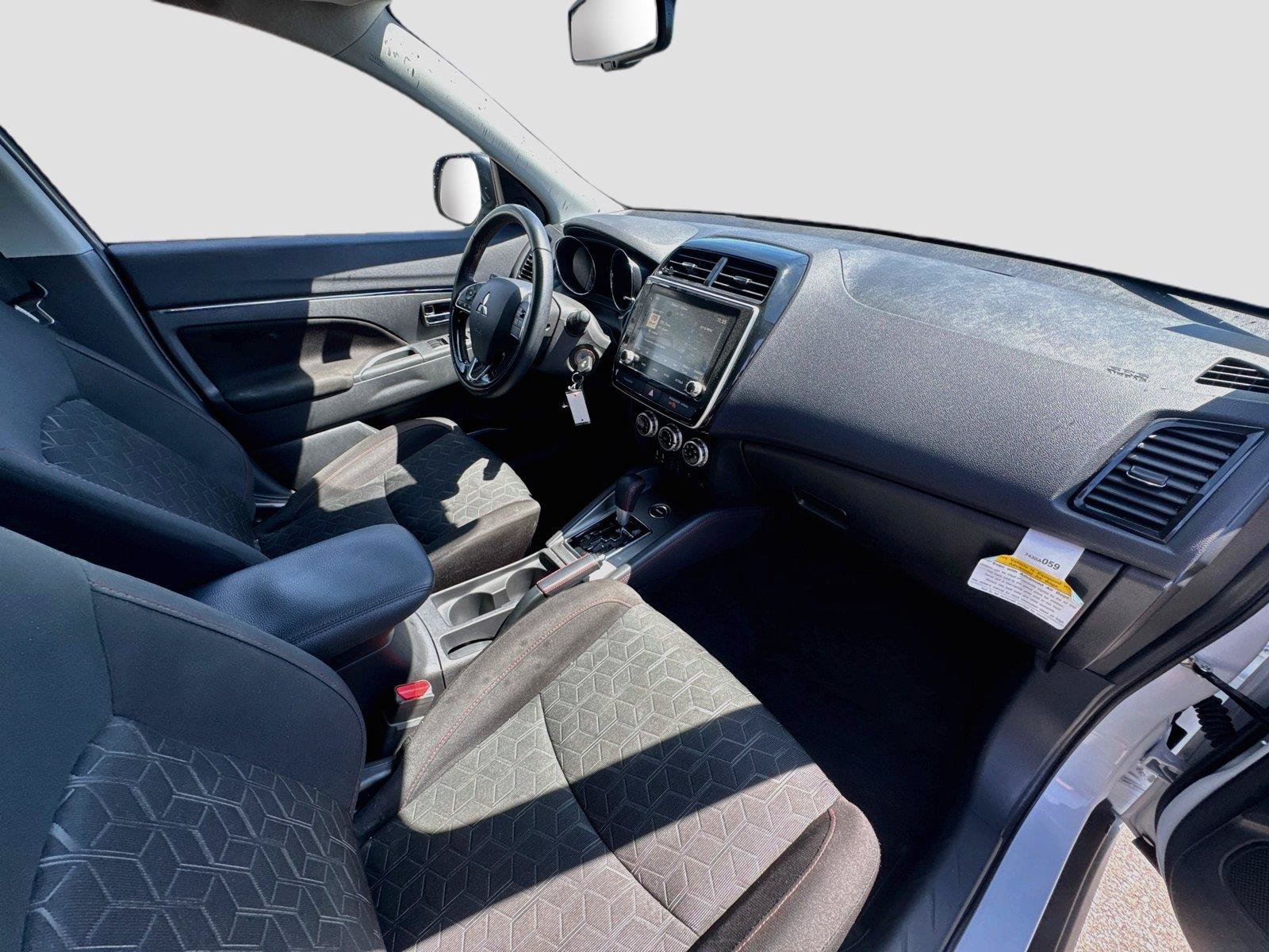 Used 2025 Mitsubishi Outlander Sport AWD image 16