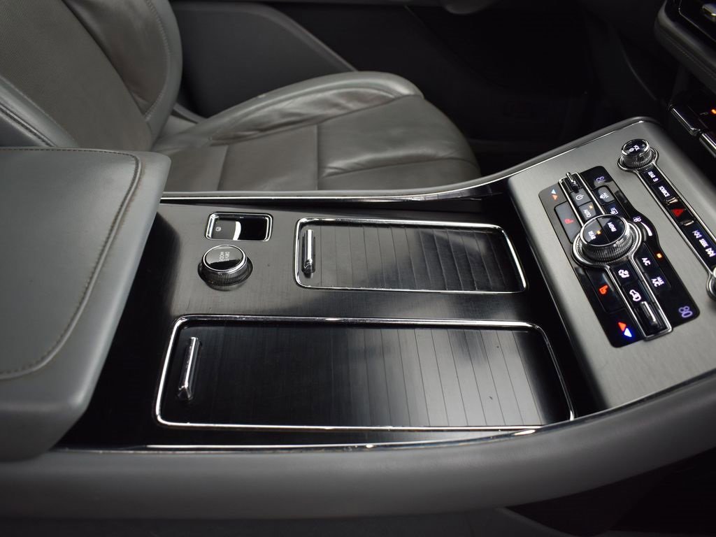 Used 2020 Lincoln Aviator Reserve w/ Class IV Trailer Tow Package image 29