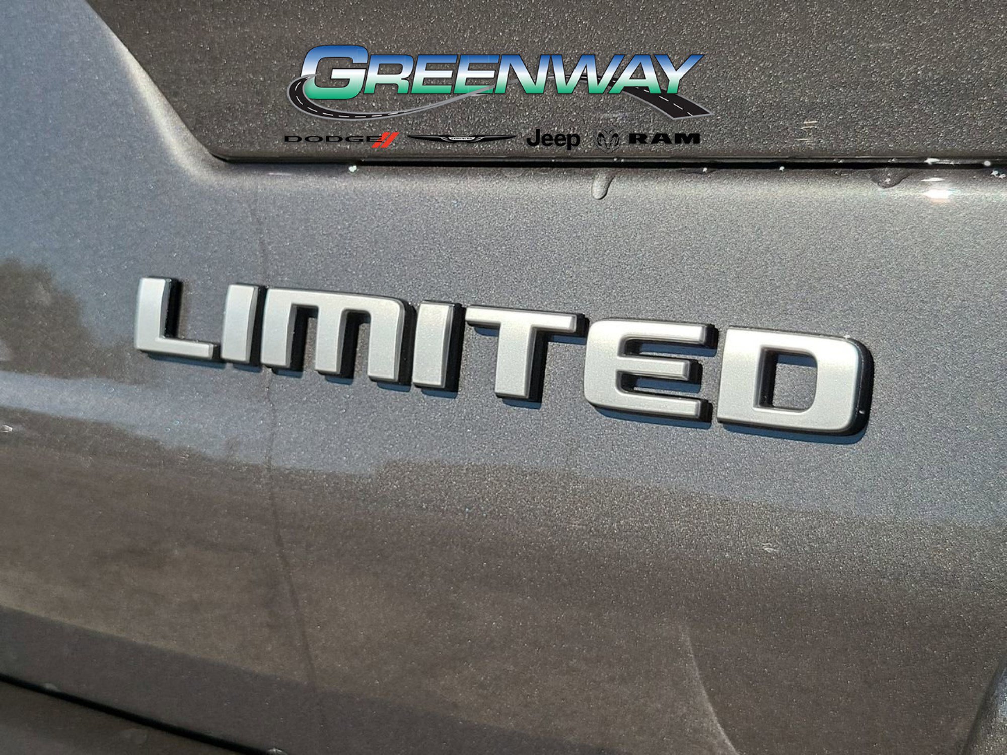 Used 2025 Jeep Grand Cherokee Limited RWD image 9
