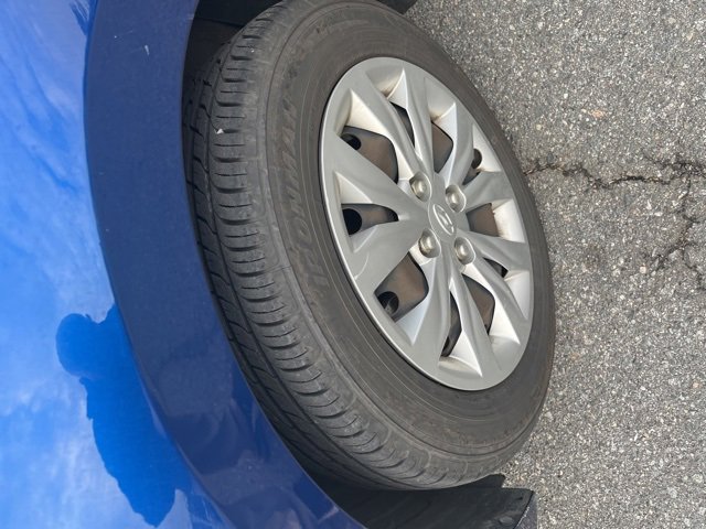 Used 2020 Hyundai Accent SE image 3