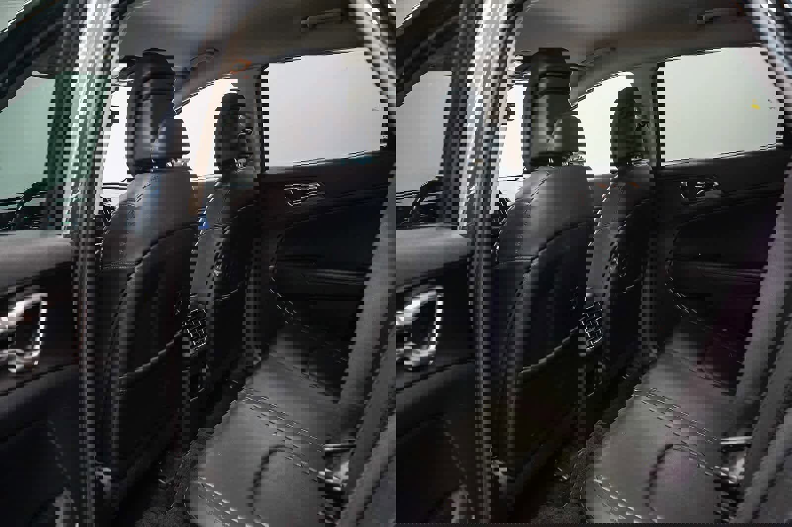 Used 2023 Kia Sportage EX image 18