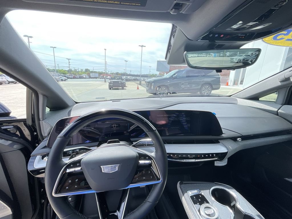 Certified 2025 Cadillac Optiq Luxury 1 AWD/4WD image 10