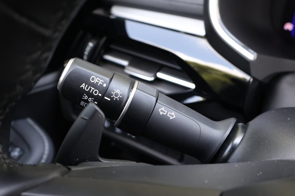 Used 2025 Acura MDX FWD w/ Technology Package image 27