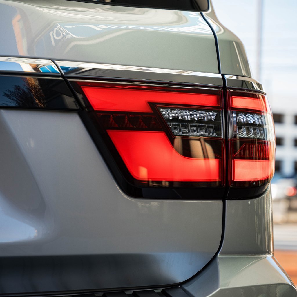 Used 2021 Nissan Armada SV image 6