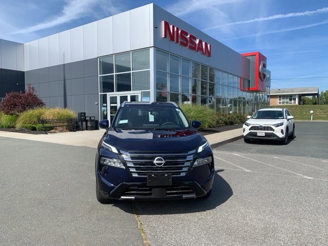New 2026 Nissan Rogue Platinum image 2
