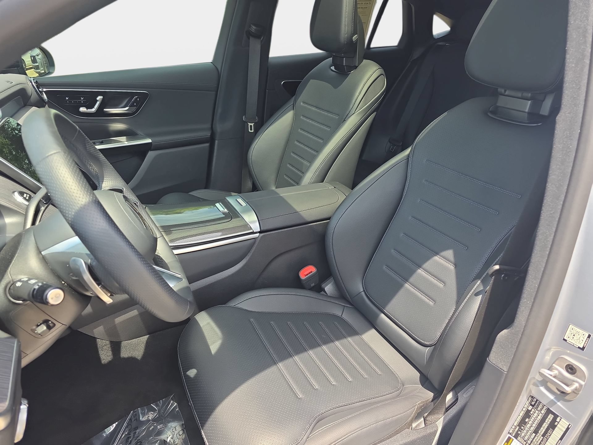 Used 2024 Mercedes-Benz GLC 300 4MATIC image 15