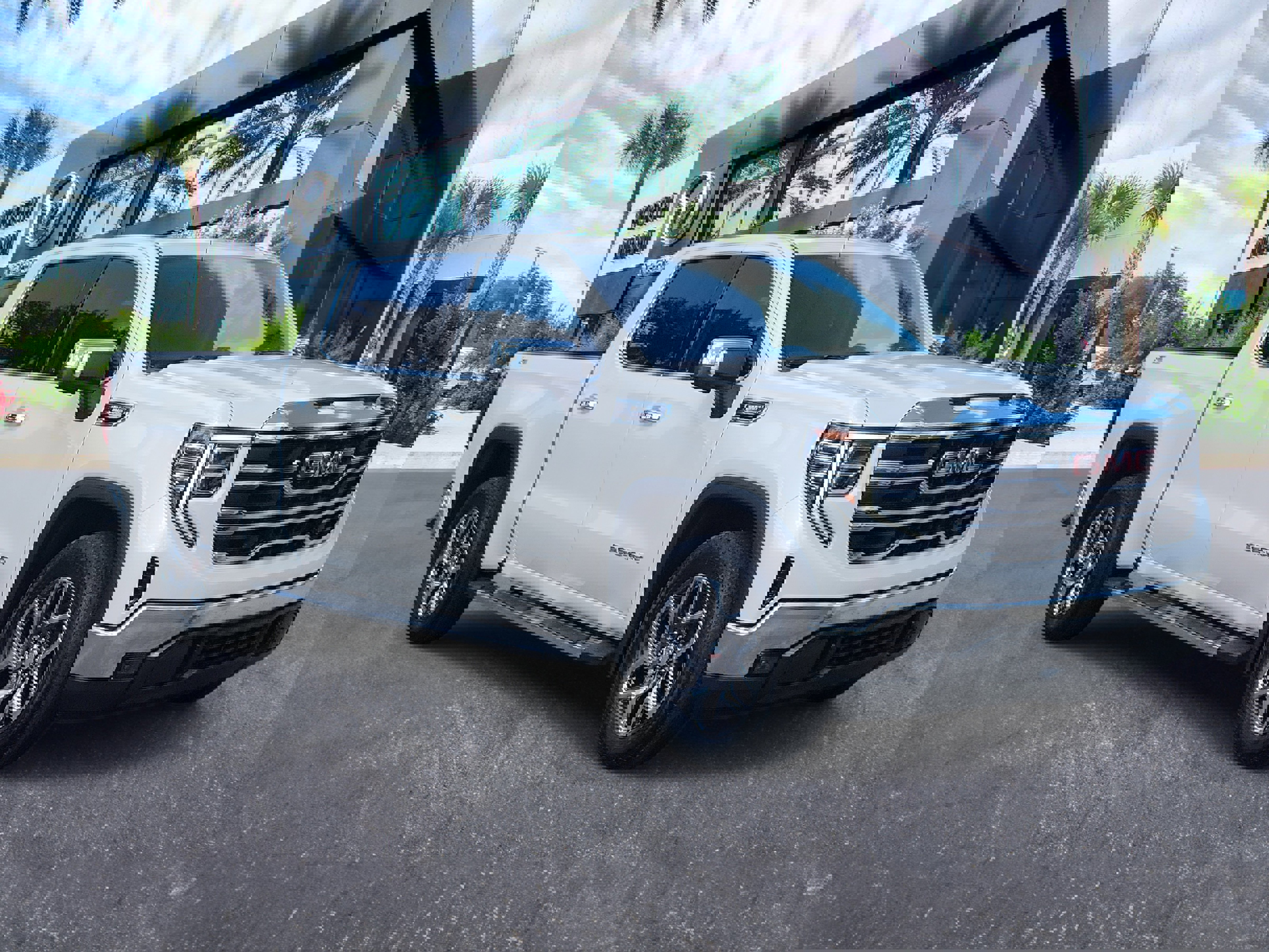 Used 2023 GMC Sierra 1500 SLT w/ SLT Premium Package image 3