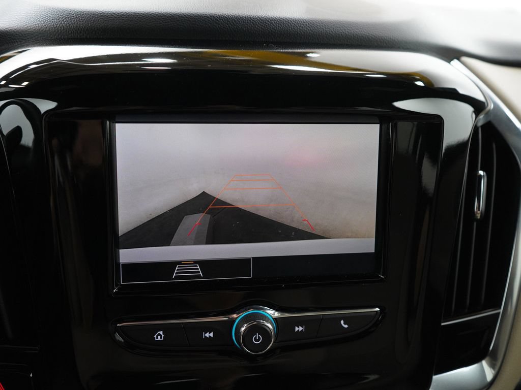 Used 2023 Chevrolet Traverse LS AWD/4WD image 24