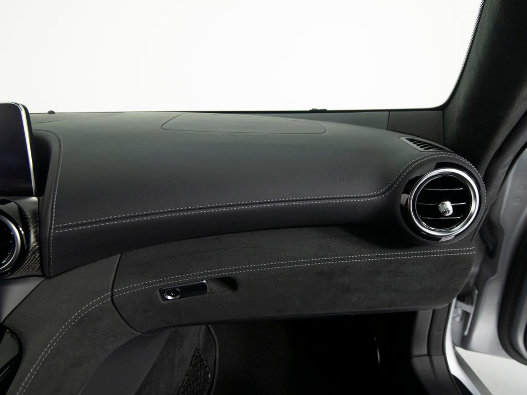 Used 2018 Mercedes-Benz AMG GT R image 32