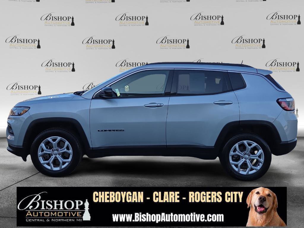 Used 2024 Jeep Compass Latitude image 18