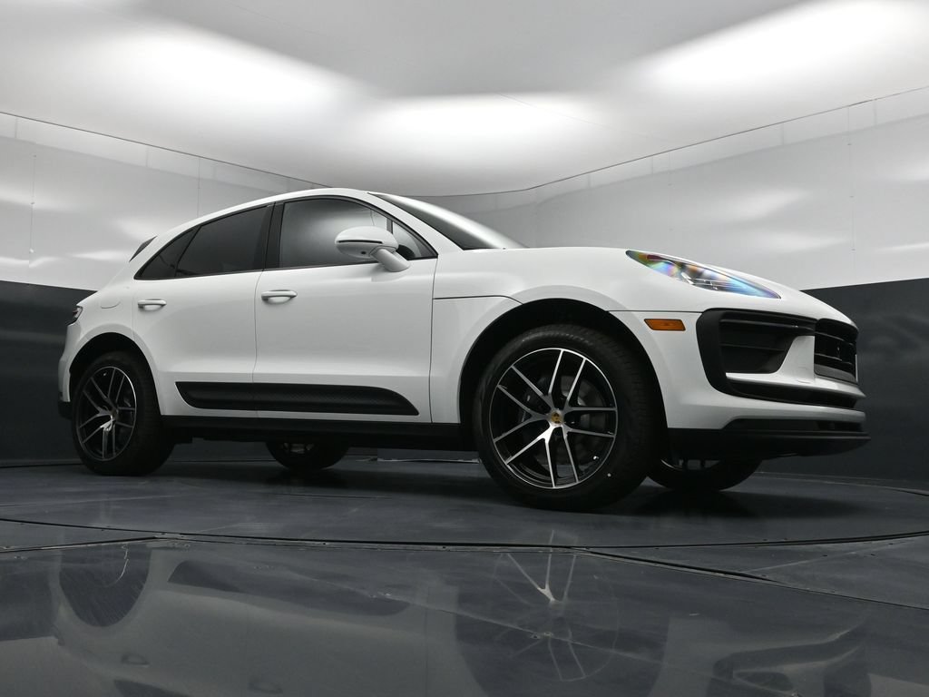 New 2026 Porsche Macan AWD/4WD image 31
