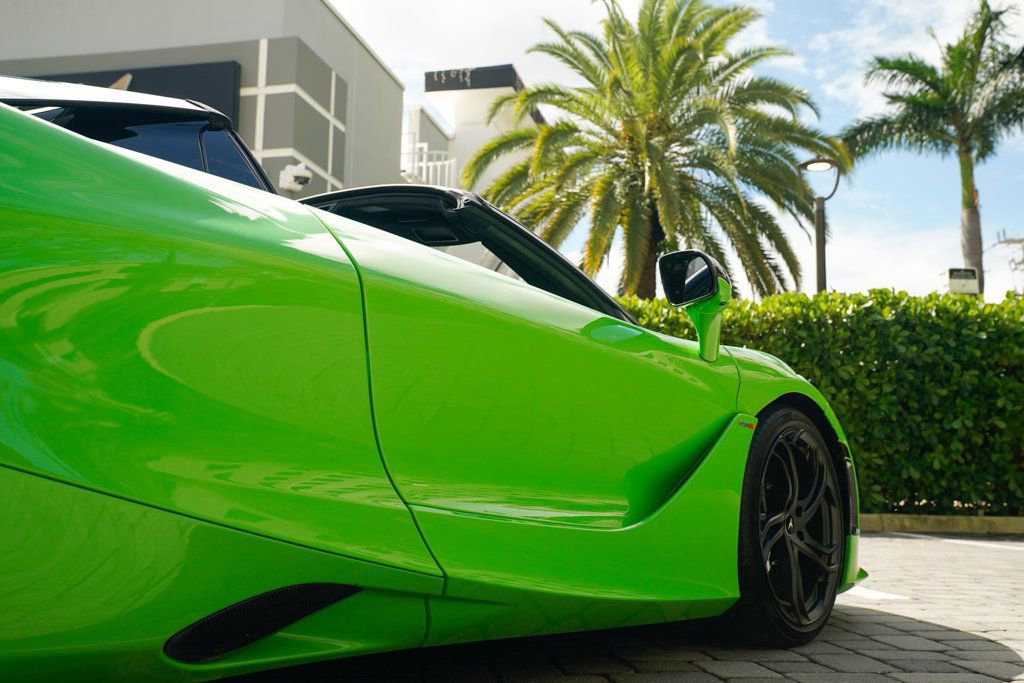 Used 2024 McLaren 750S Spider image 30