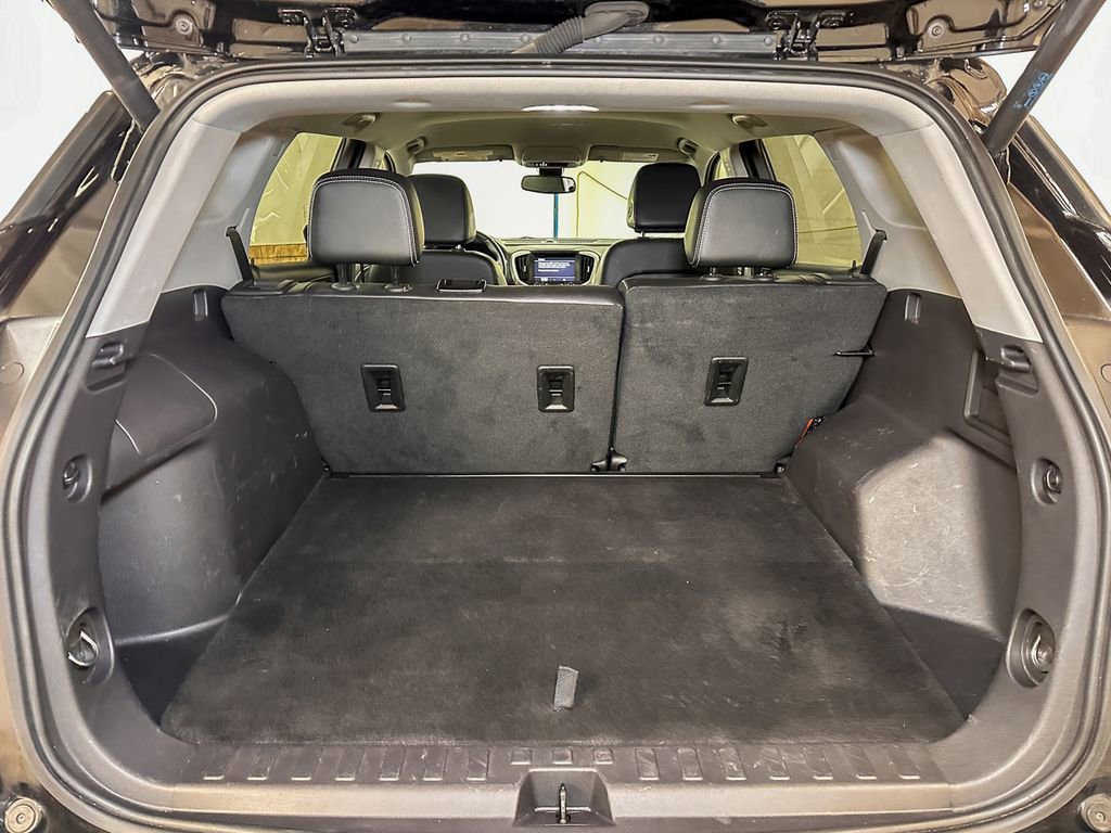 Used 2024 GMC Terrain SLT image 19