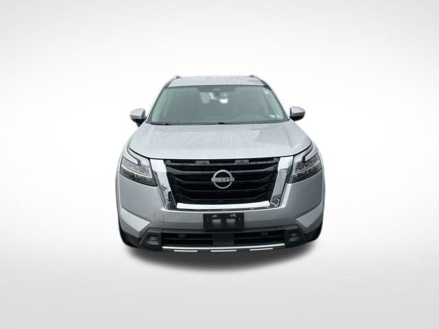 Used 2023 Nissan Pathfinder SL w/ Cargo Package image 2