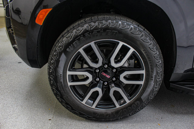 Certified 2024 GMC Yukon AT4 w/ Technology Package AWD/4WD image 33
