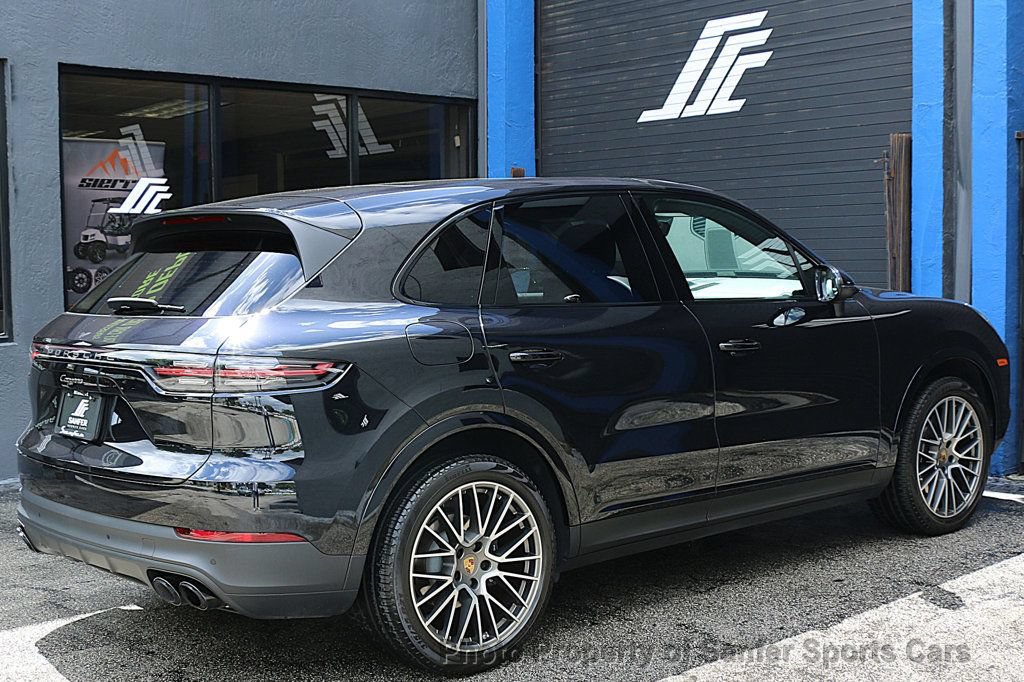 Used 2022 Porsche Cayenne Platinum Edition AWD/4WD image 6