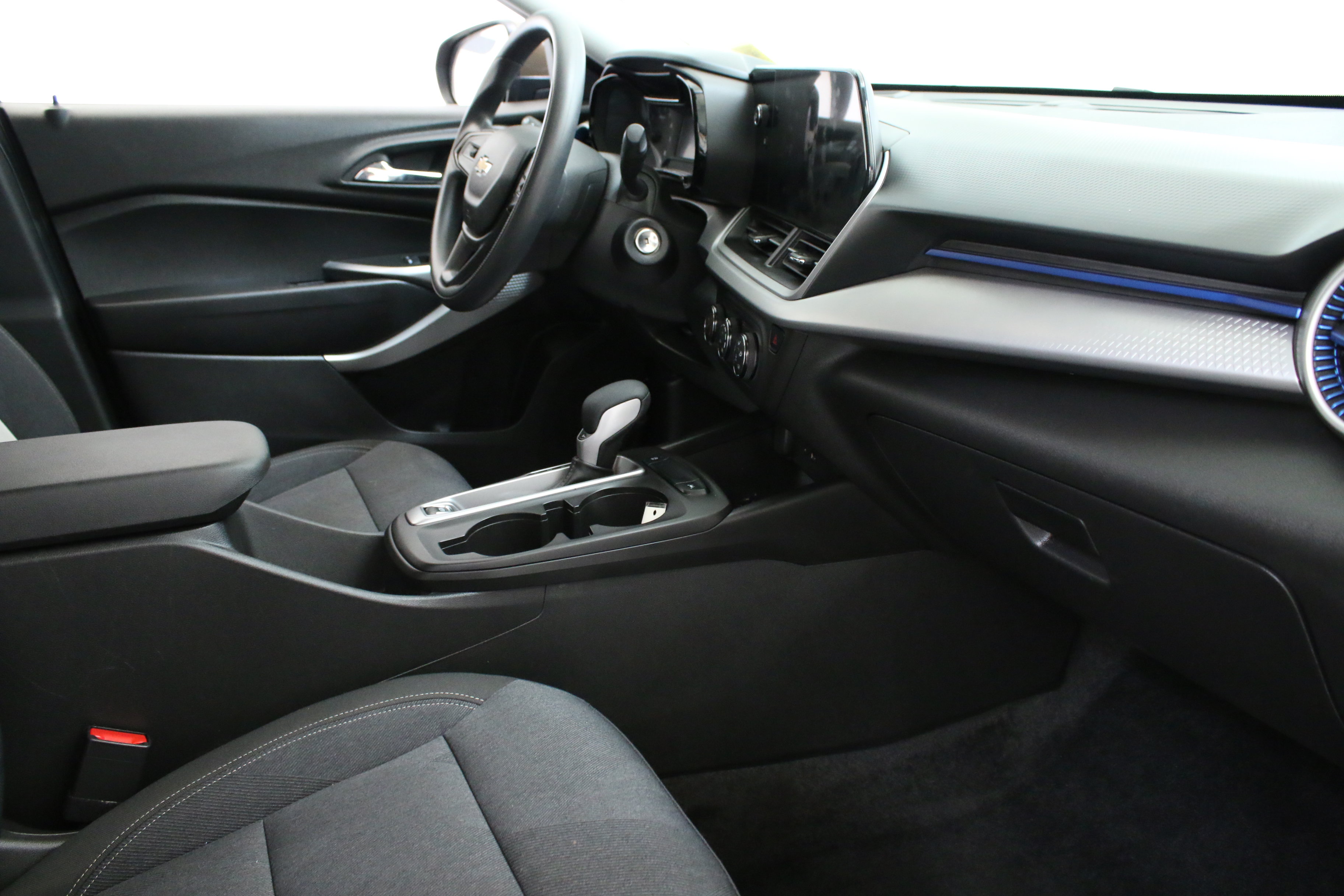 Used 2024 Chevrolet Trax LS w/ LS Convenience Package FWD image 36