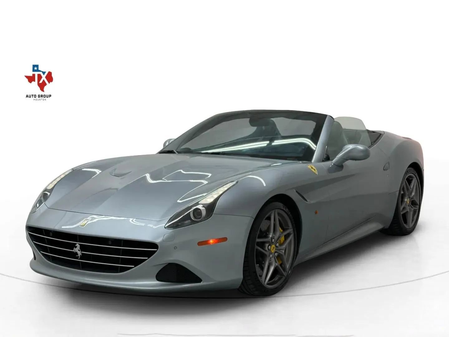 Used 2015 Ferrari California T RWD image 5