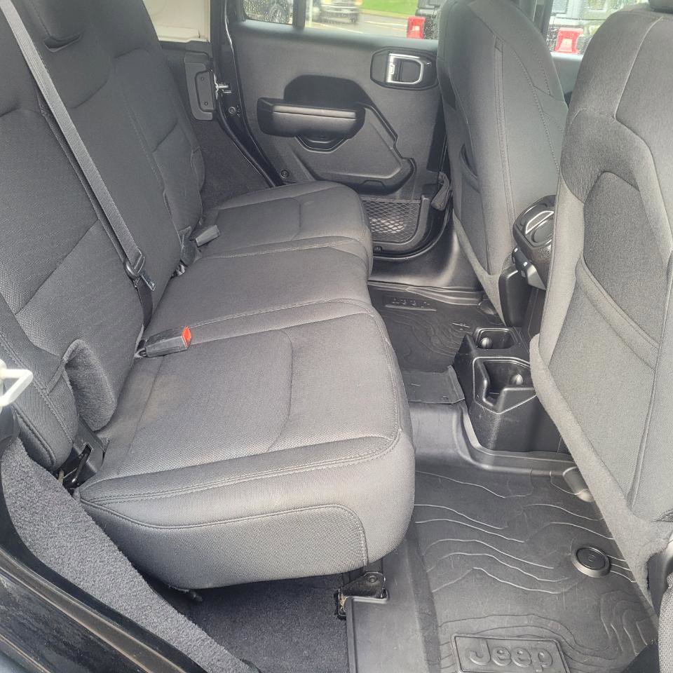 Used 2020 Jeep Wrangler Unlimited Sport AWD/4WD image 32