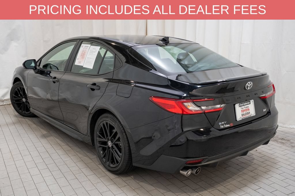 Used 2025 Toyota Camry SE FWD image 3