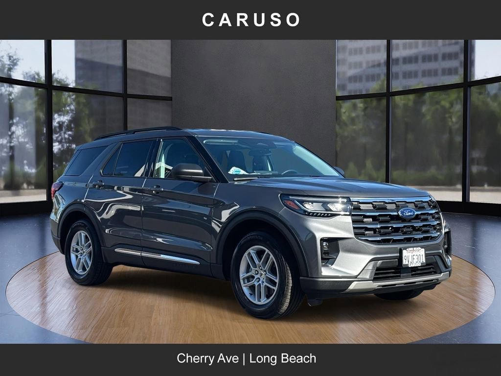 Used 2025 Ford Explorer Active w/ Active Comfort Package image 1