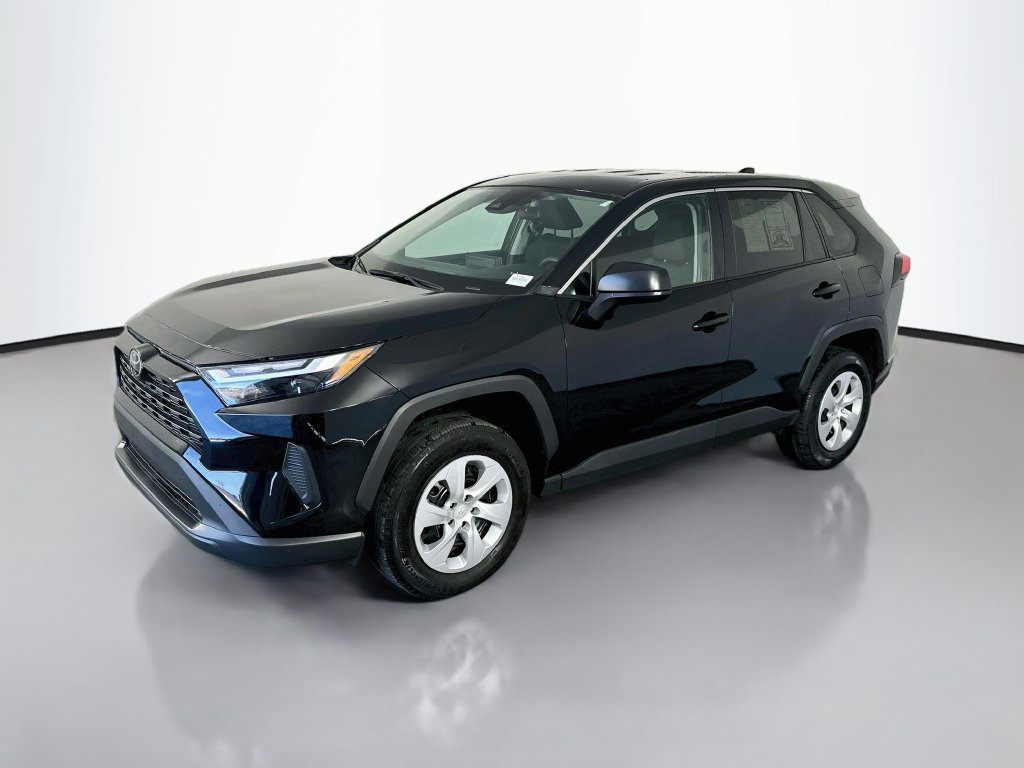 Used 2025 Toyota RAV4 LE FWD image 3
