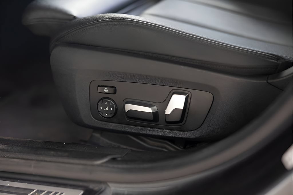 Used 2020 BMW M340i RWD image 49