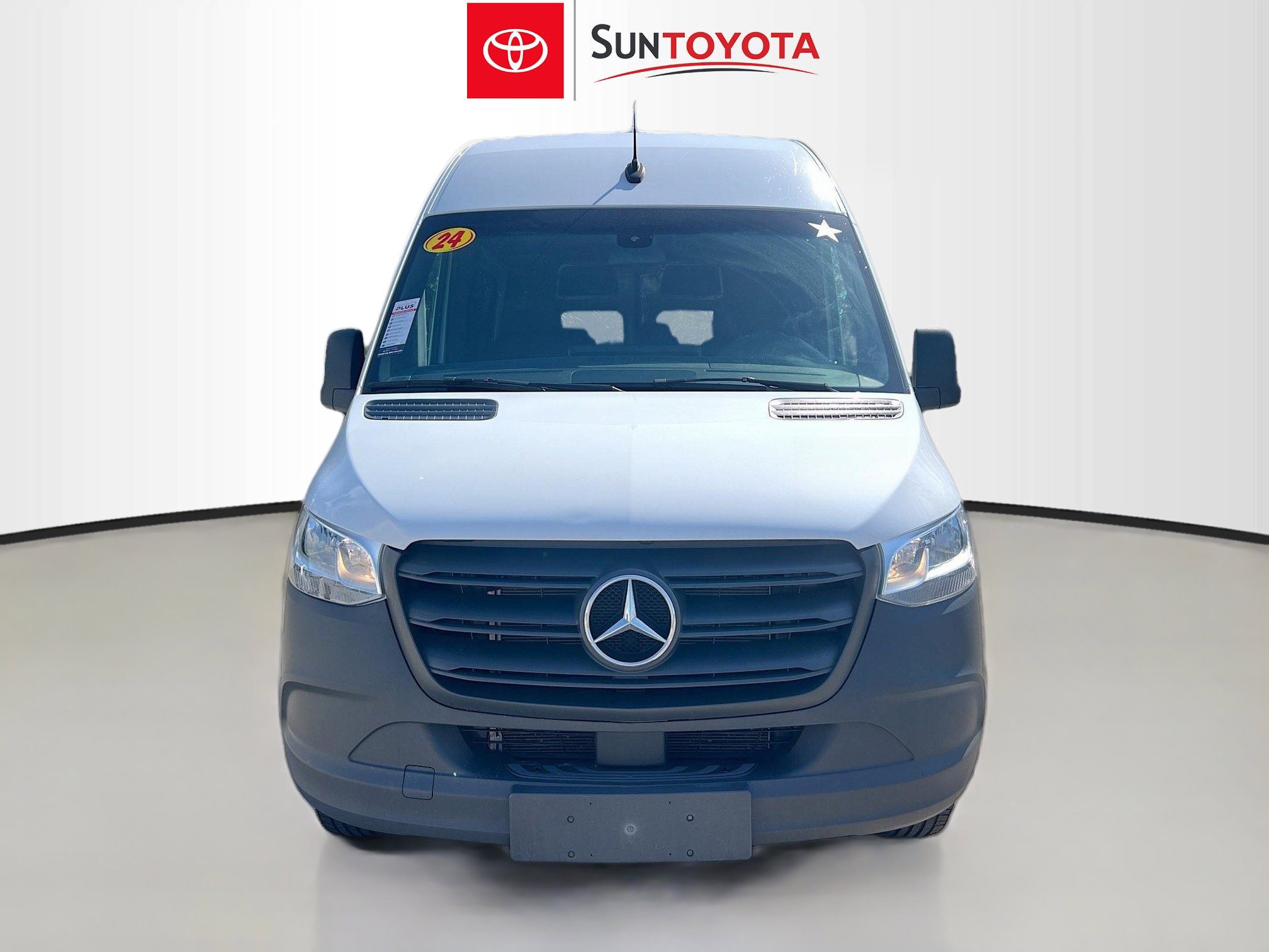 Used 2024 Mercedes-Benz Sprinter 2500 image 10