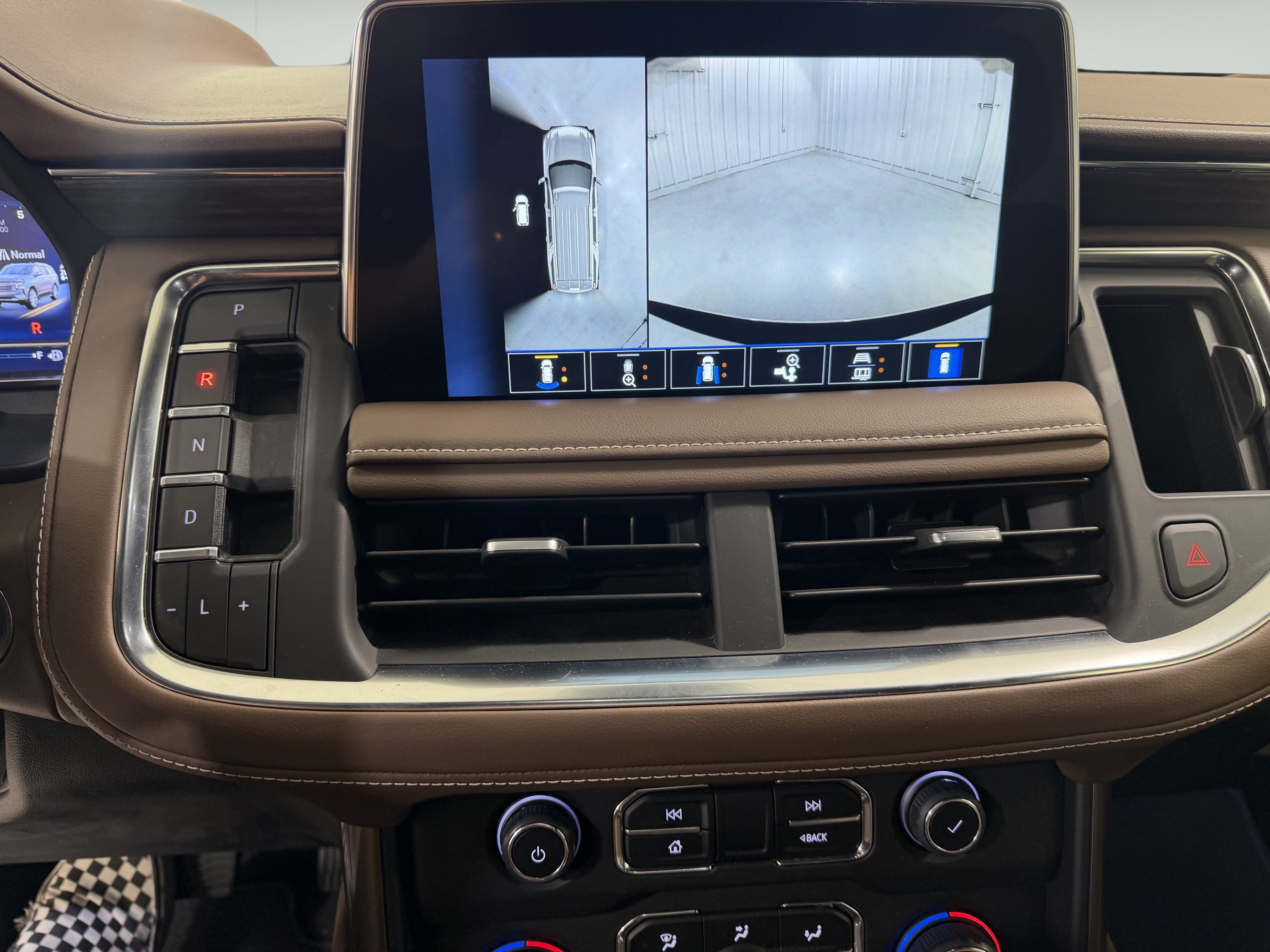 Used 2023 Chevrolet Tahoe High Country w/ LPO, Illumination Package AWD/4WD image 10