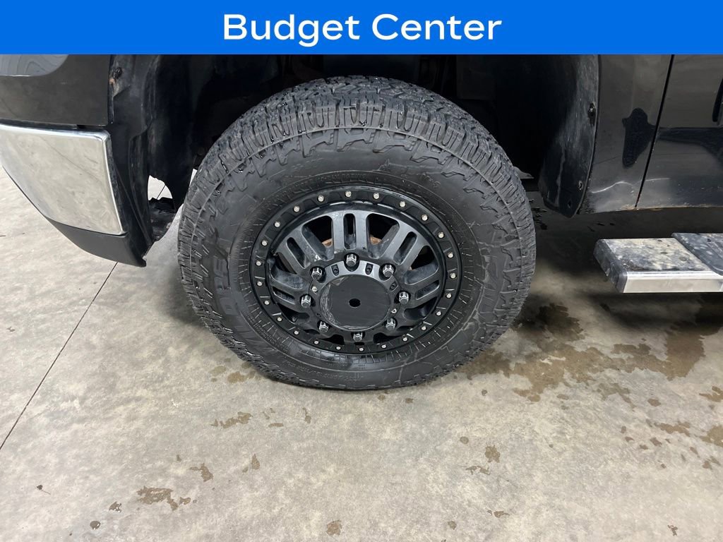 Used 2011 GMC Sierra 3500 SLE w/ SLE Preferred Package image 9