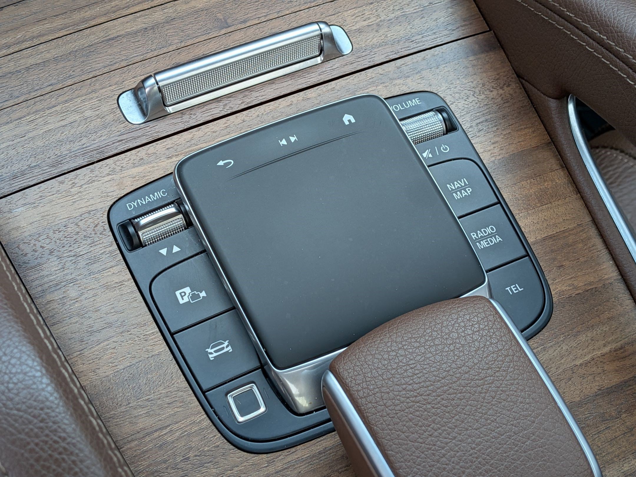 Certified 2025 Mercedes-Benz GLE 450e 4MATIC image 27