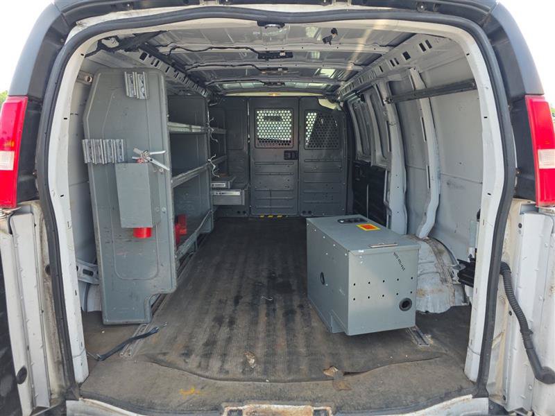 Used 2018 Chevrolet Express 3500 w/ Driver Convenience Package RWD image 10