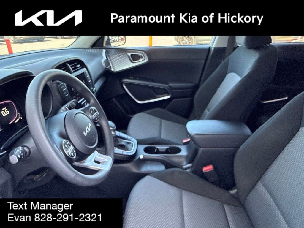 Used 2023 Kia Soul LX FWD image 17