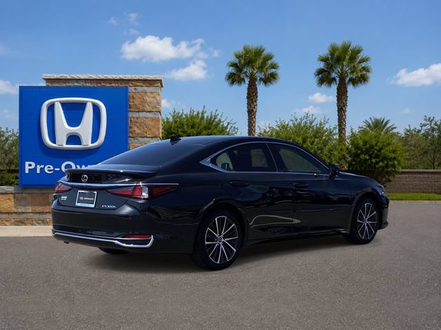 Used 2025 Lexus ES 300h w/ Premium Package FWD image 5