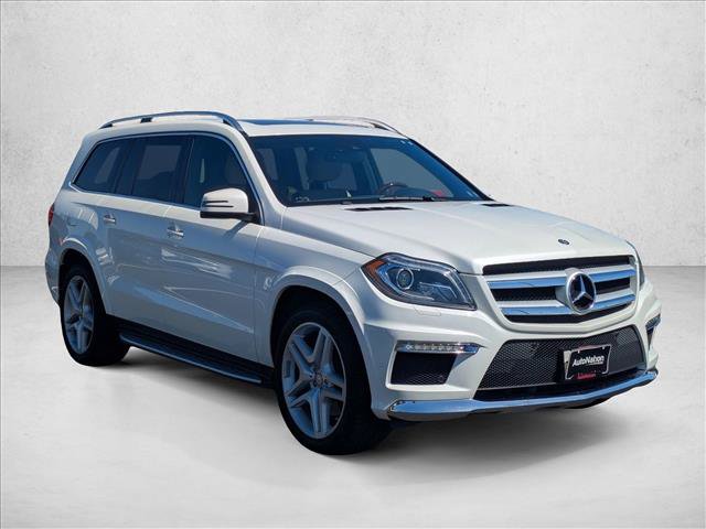 Used 2013 Mercedes-Benz GL 550 4MATIC image 3