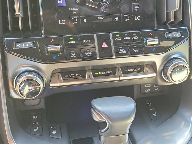 Used 2023 Lexus LX 600 4WD w/ Appearance Package image 17